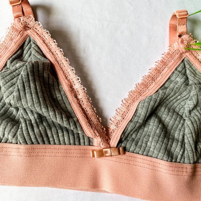 Sutiã Cinza com Rosa sem Bojo e sem Aro Tamanho GG 